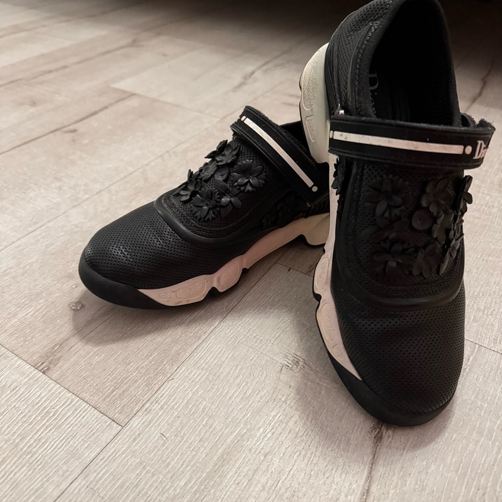 Dior authentic size 38/5 run small, leather